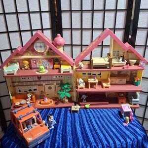 Bluey Ultimate Lights & Sounds Playhouse Playset (with Vehicle )